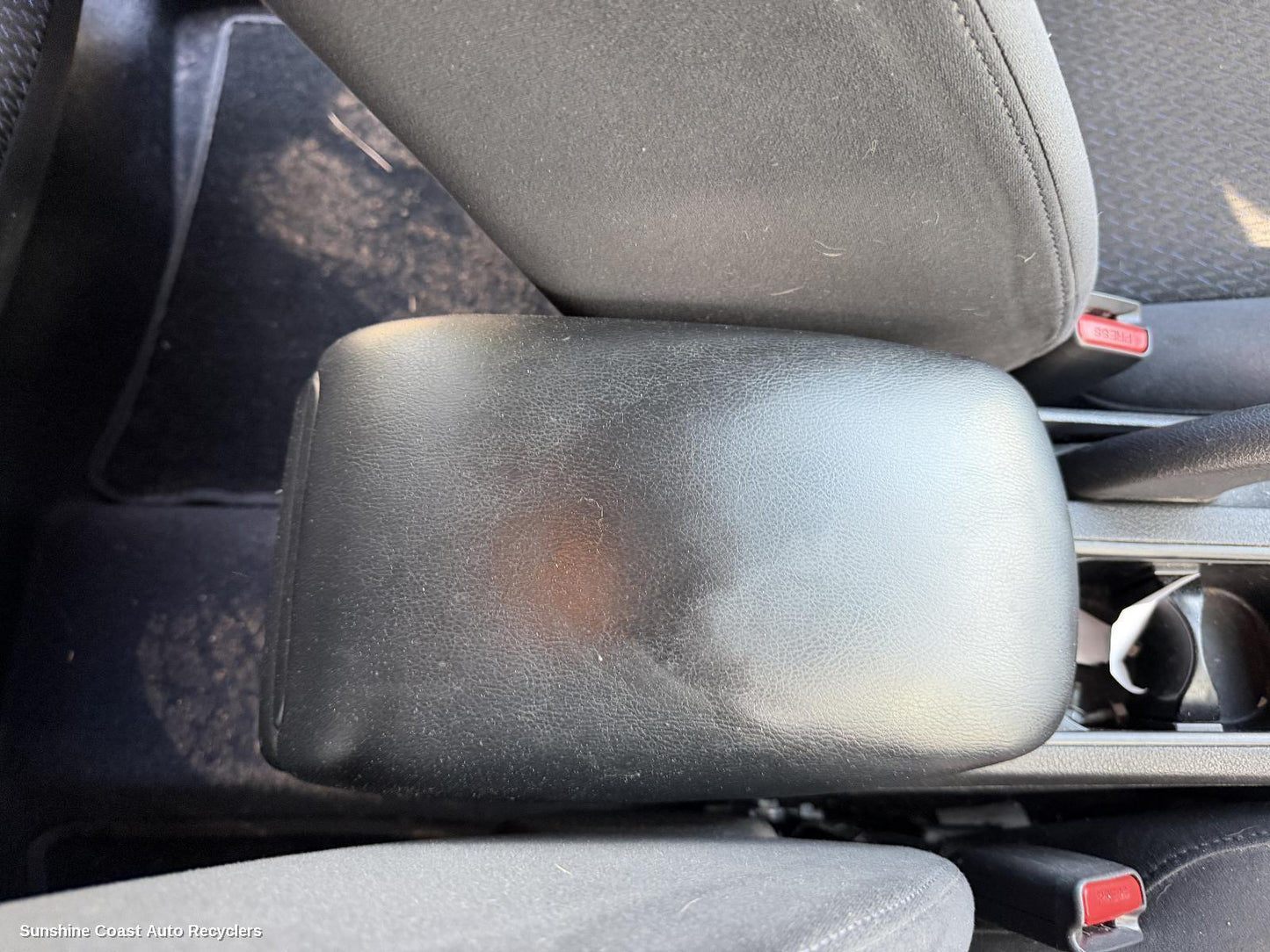 2013-2016 Nissan Pulsar Console