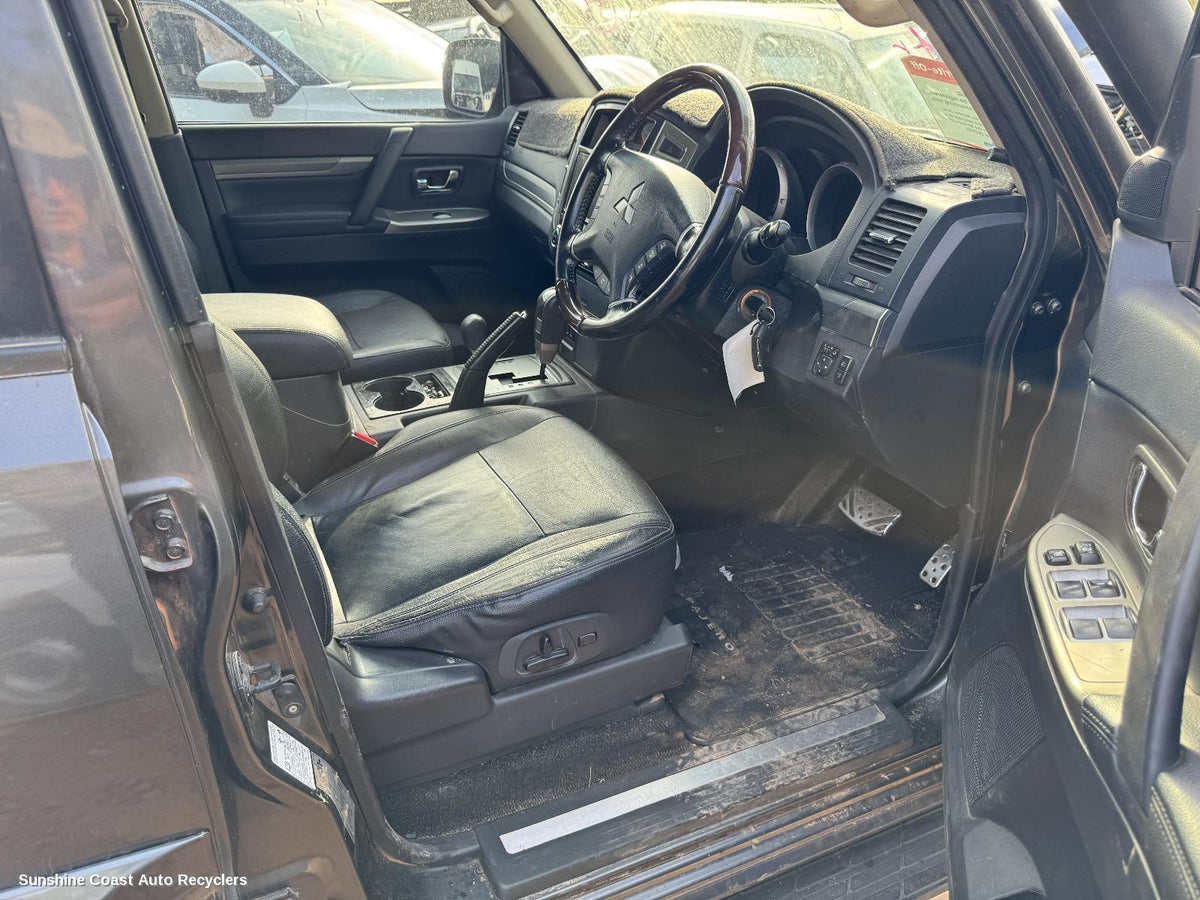 2014-2021 Mitsubishi Pajero Right Guard