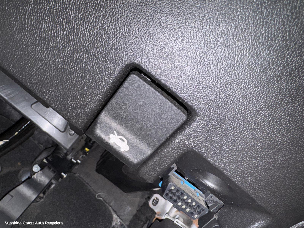 2017-2020 Holden Equinox Bonnet Release