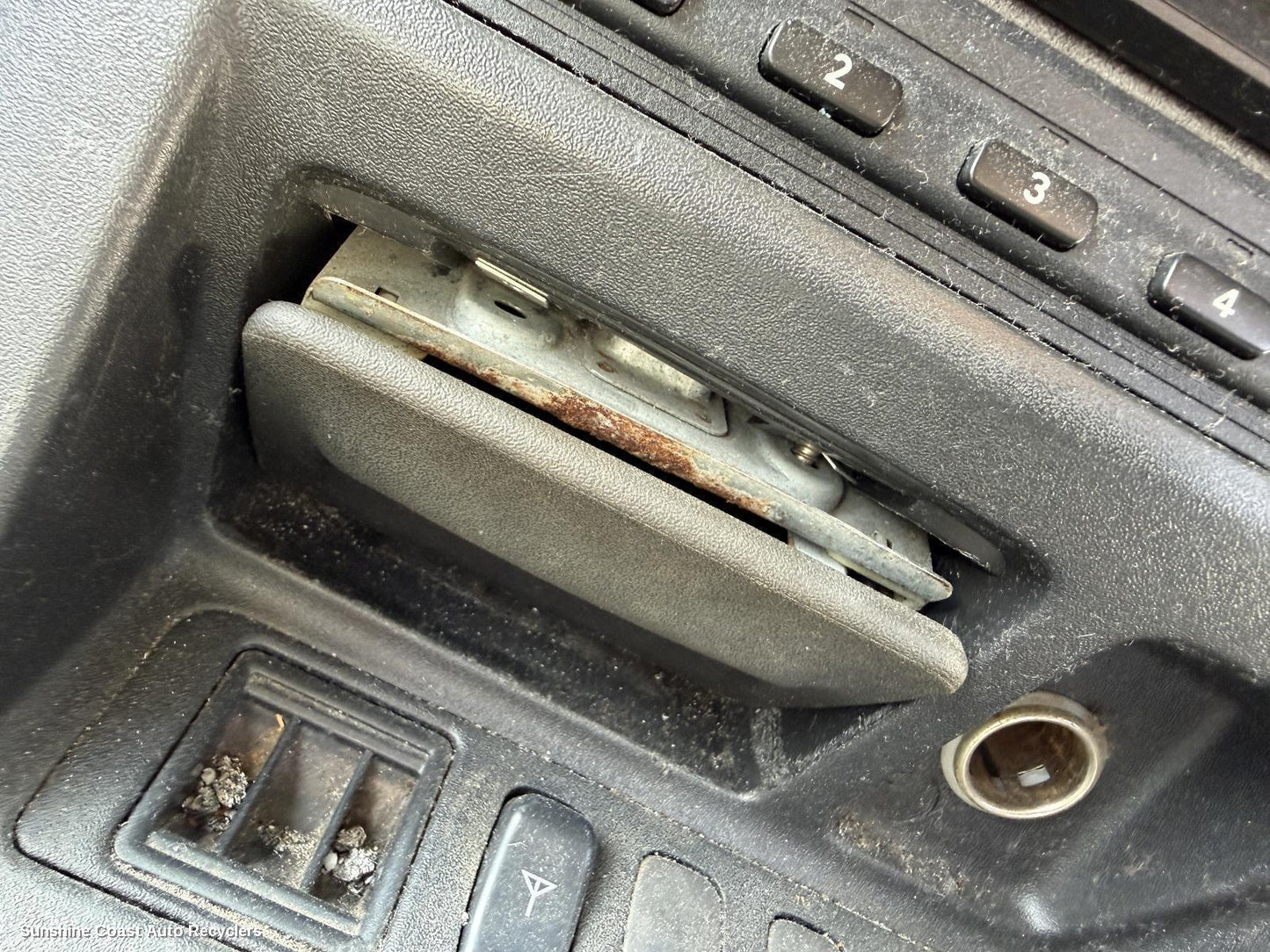 2000-2002 Mitsubishi Pajero Ashtray
