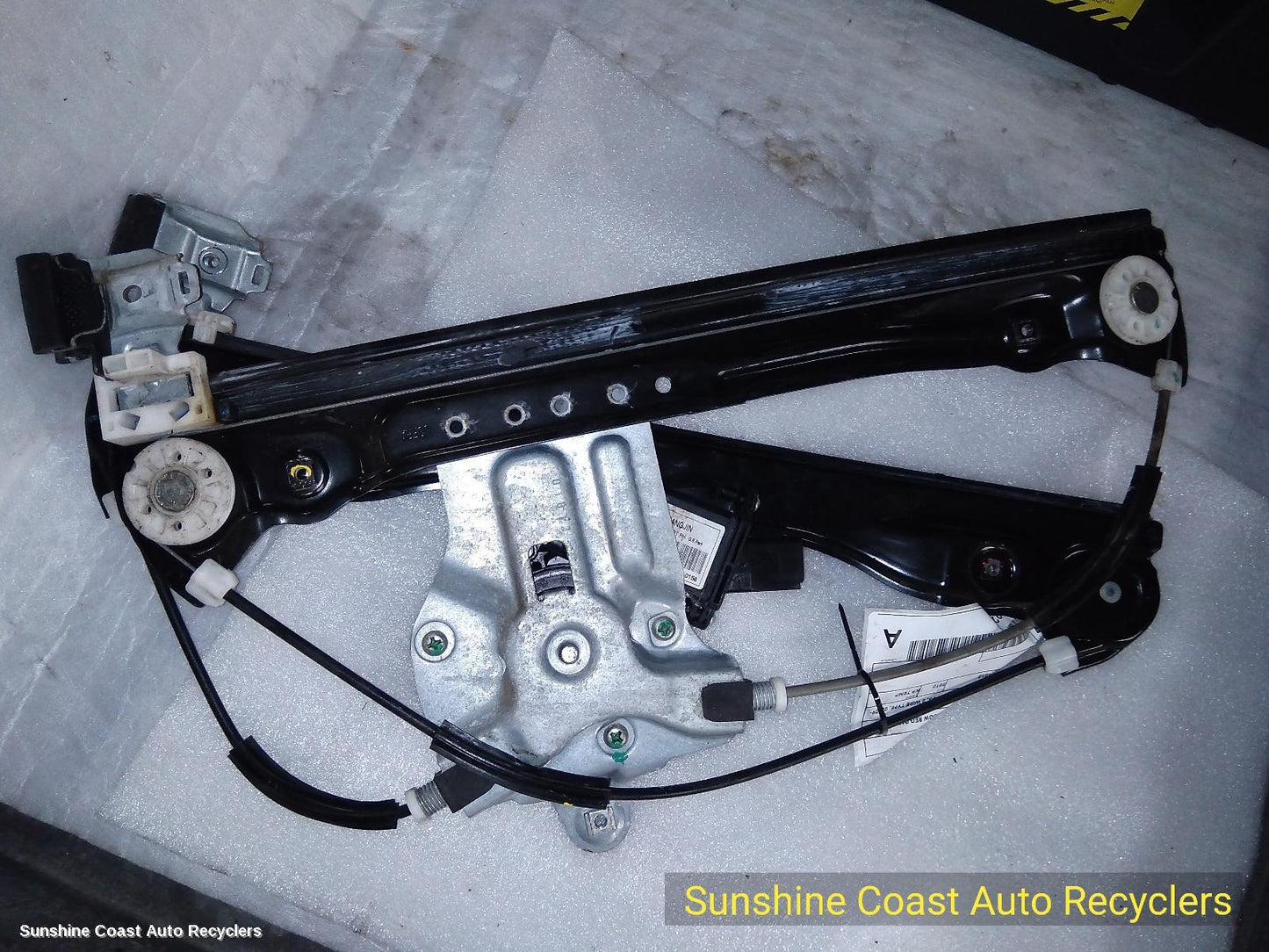 2009-2011 Holden Cruze Right Front Window Reg Motor