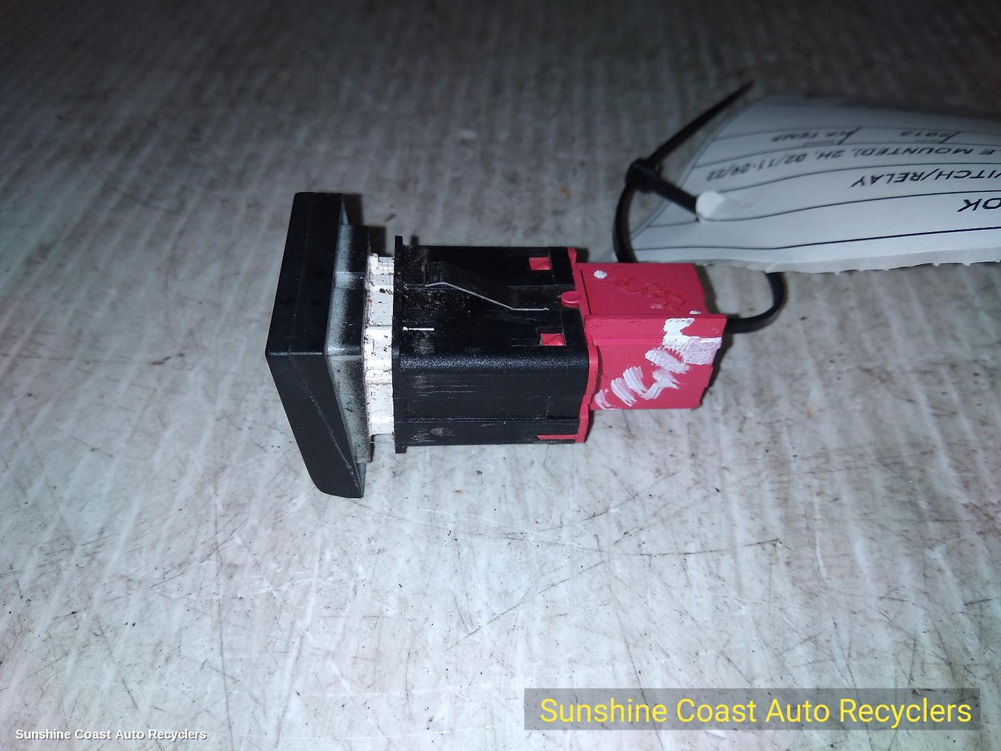 2013 Volkswagen Amarok Misc Switch Relay