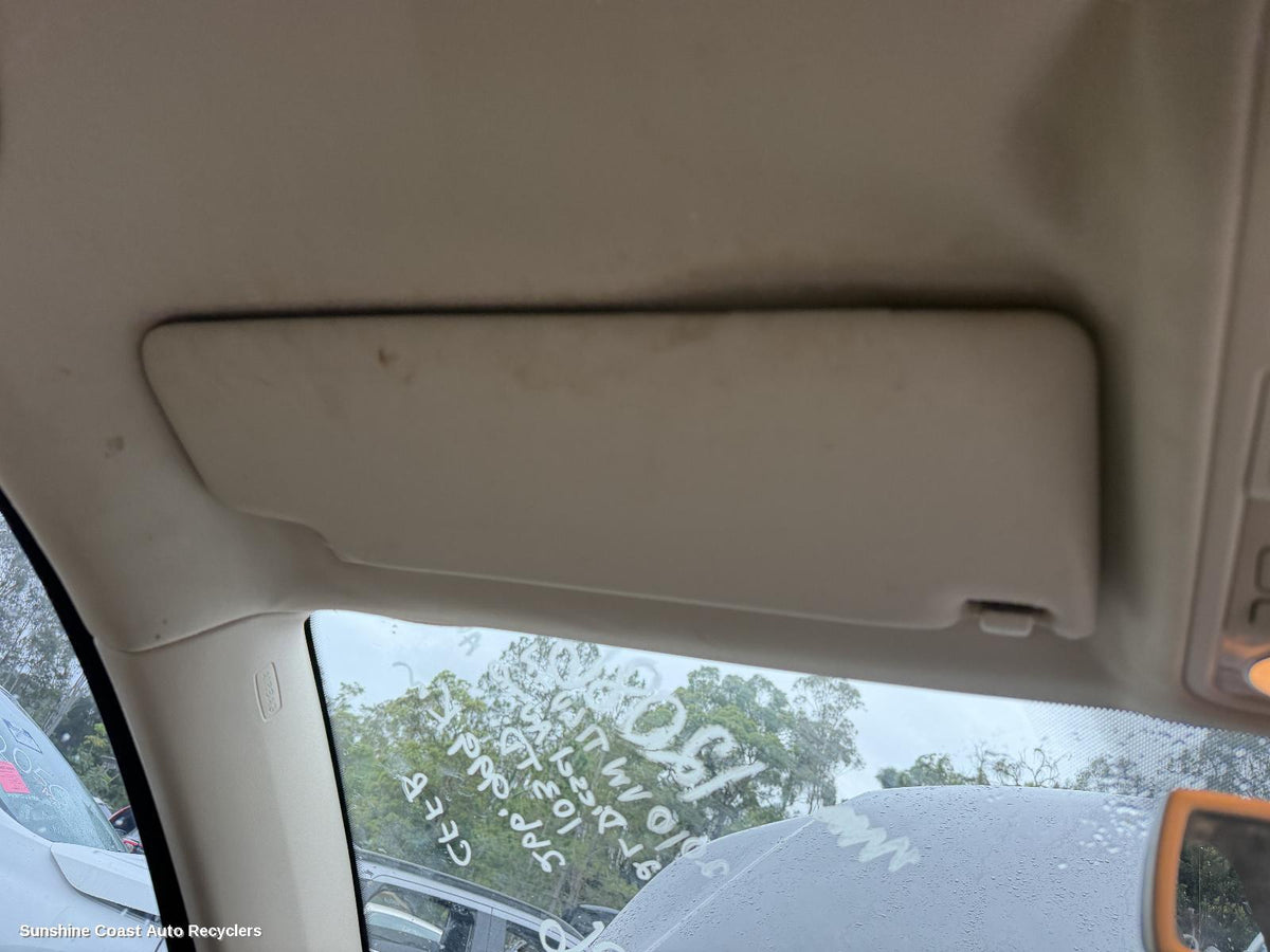 2008-2016 Volkswagen Tiguan Sunvisor