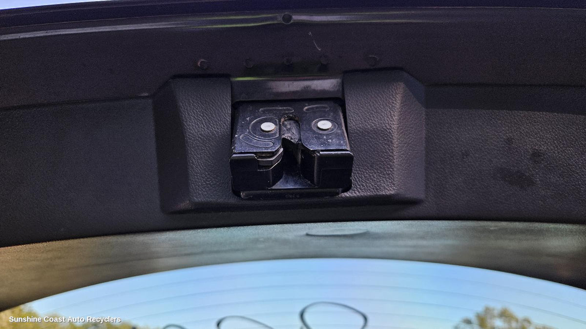 2006-2012 Mazda Cx7 Door Boot Gate Lock