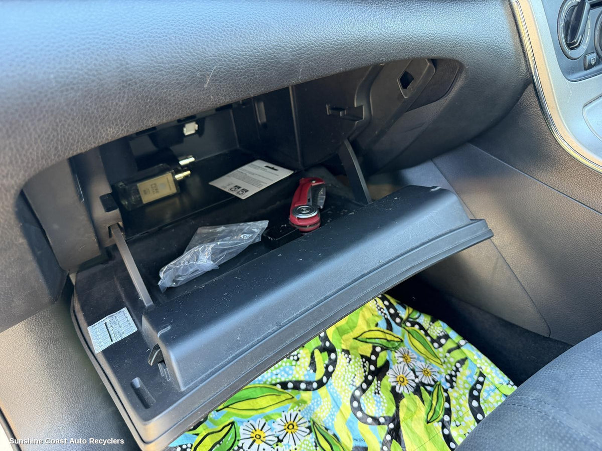 2013-2017 Nissan Pulsar Glove Box