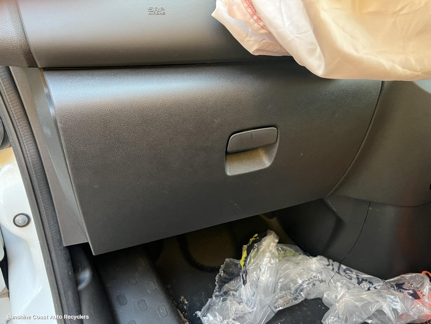 2015-2026 Renault Trafic Glove Box