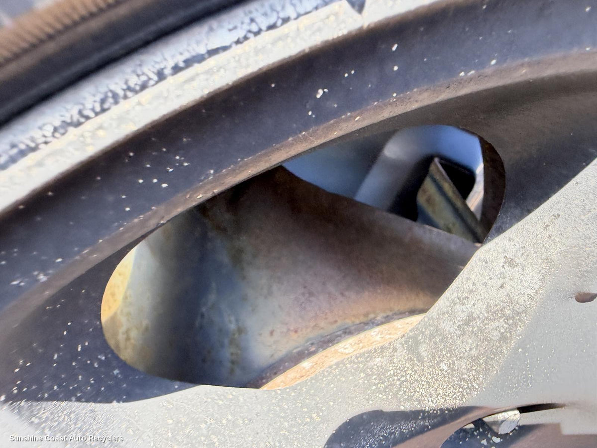 2000-2006 Mitsubishi Pajero Spare Wheel Carrier
