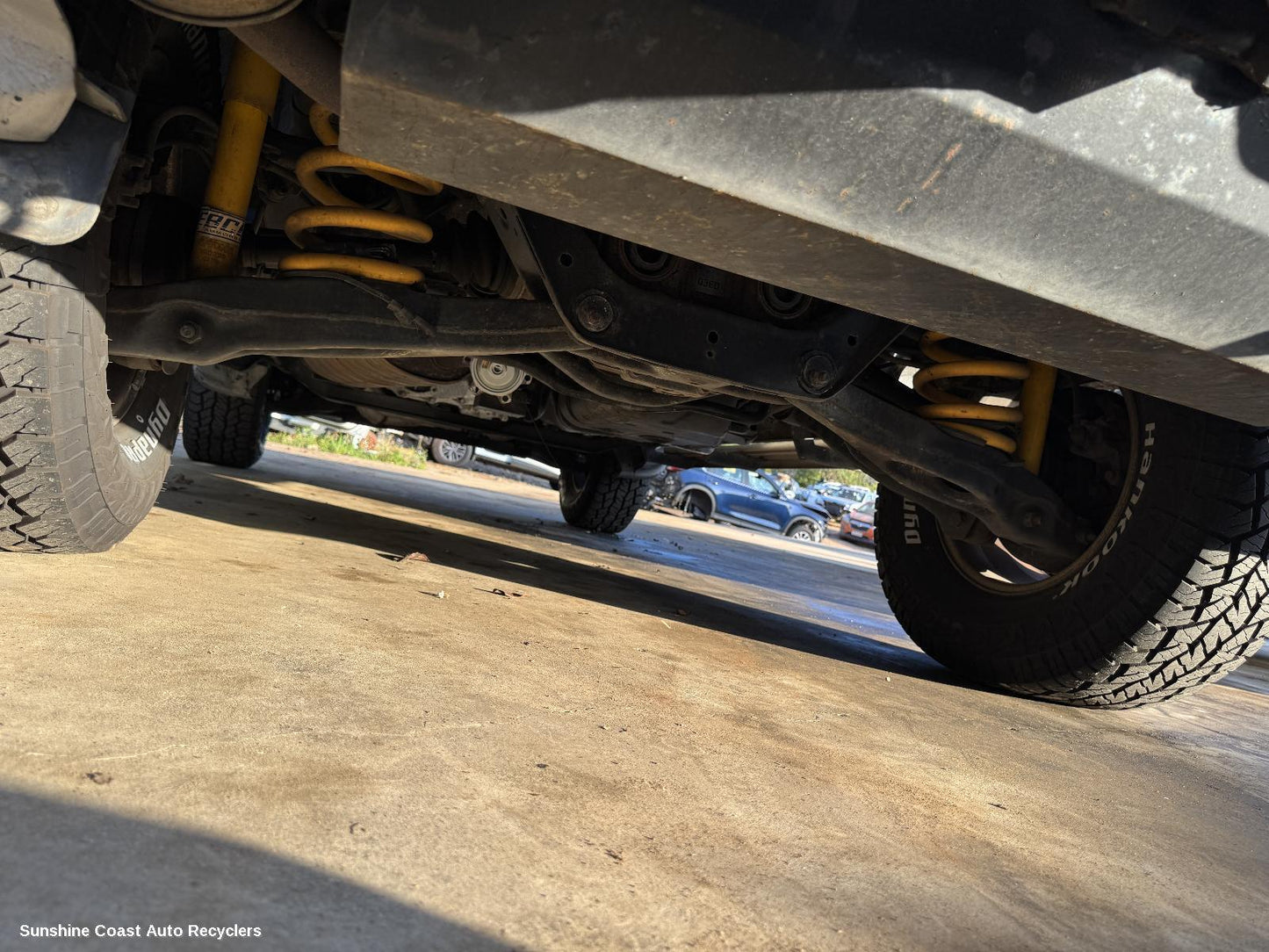 2002 Mitsubishi Pajero Shock Absorber