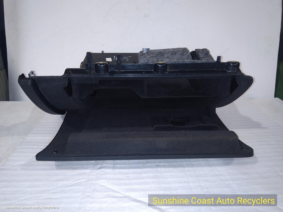 2008-2017 Audi Q5 Glove Box