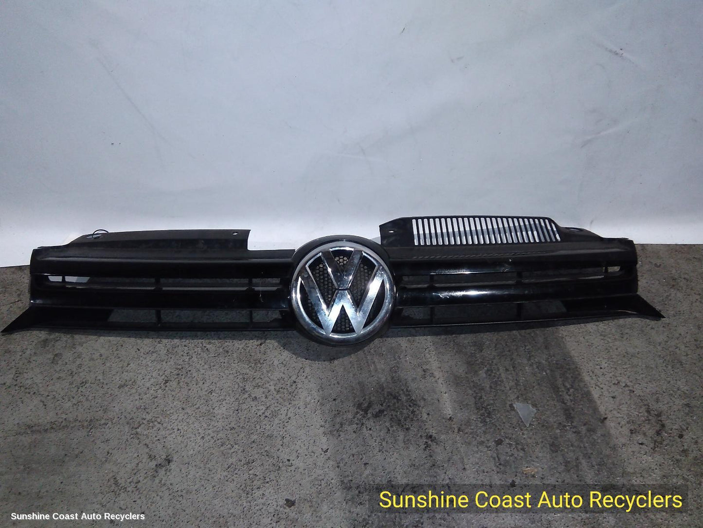 2010 Volkswagen Golf Grille