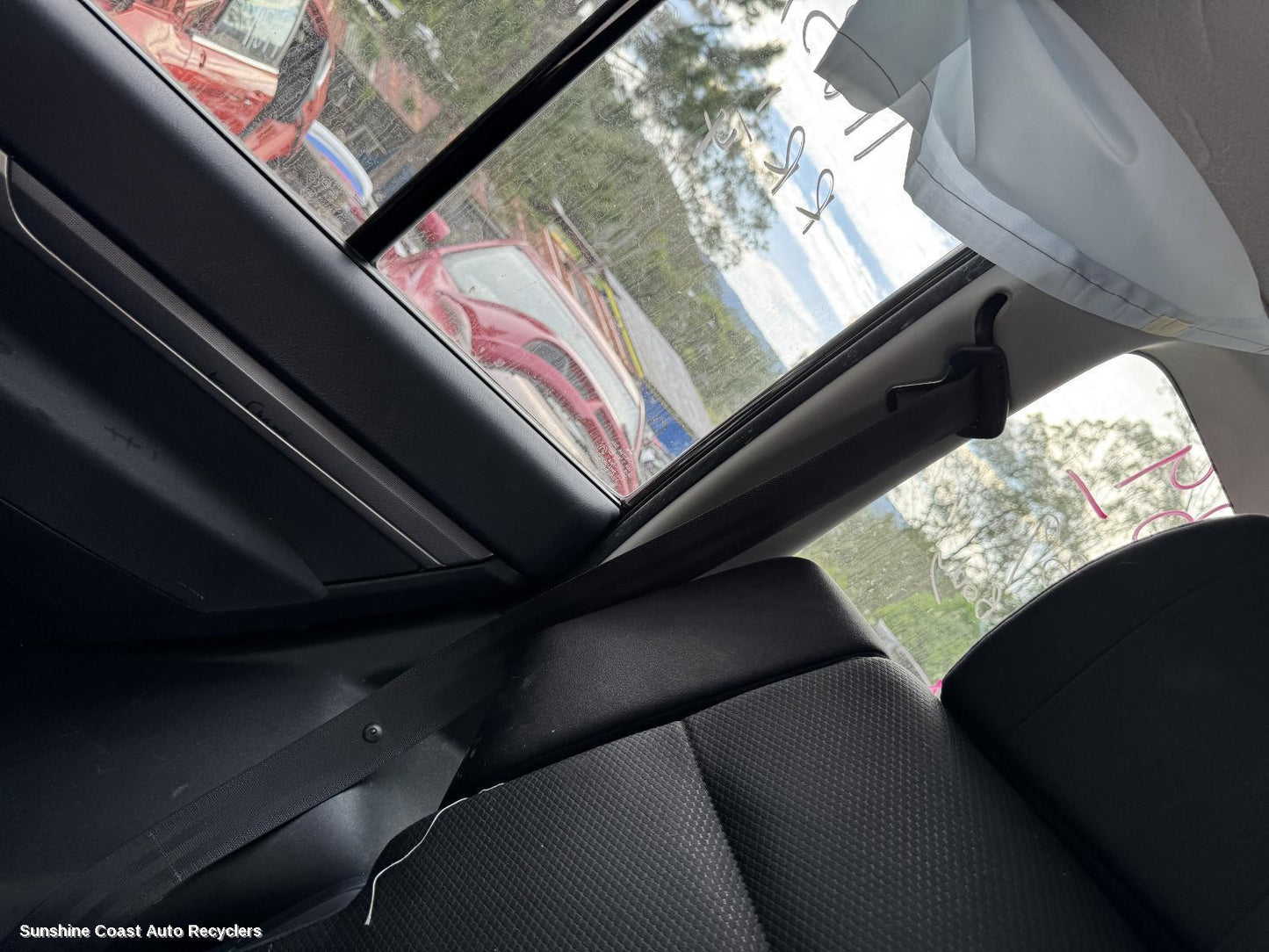 2009 Mitsubishi Pajero Seatbelt Stalk