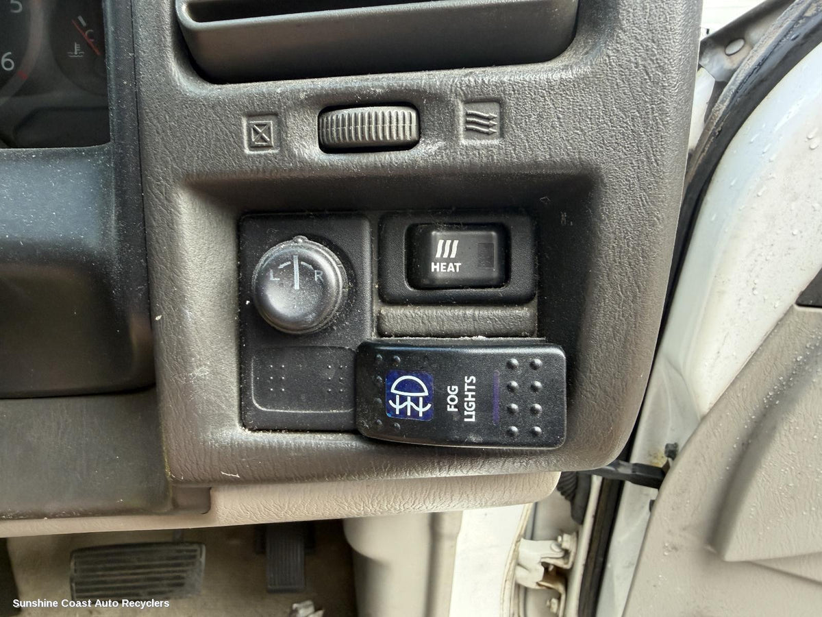 1997-2017 Nissan Patrol Misc Switch Relay