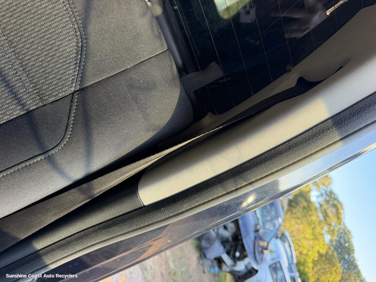 2010-2022 Volkswagen Amarok Seatbelt Stalk