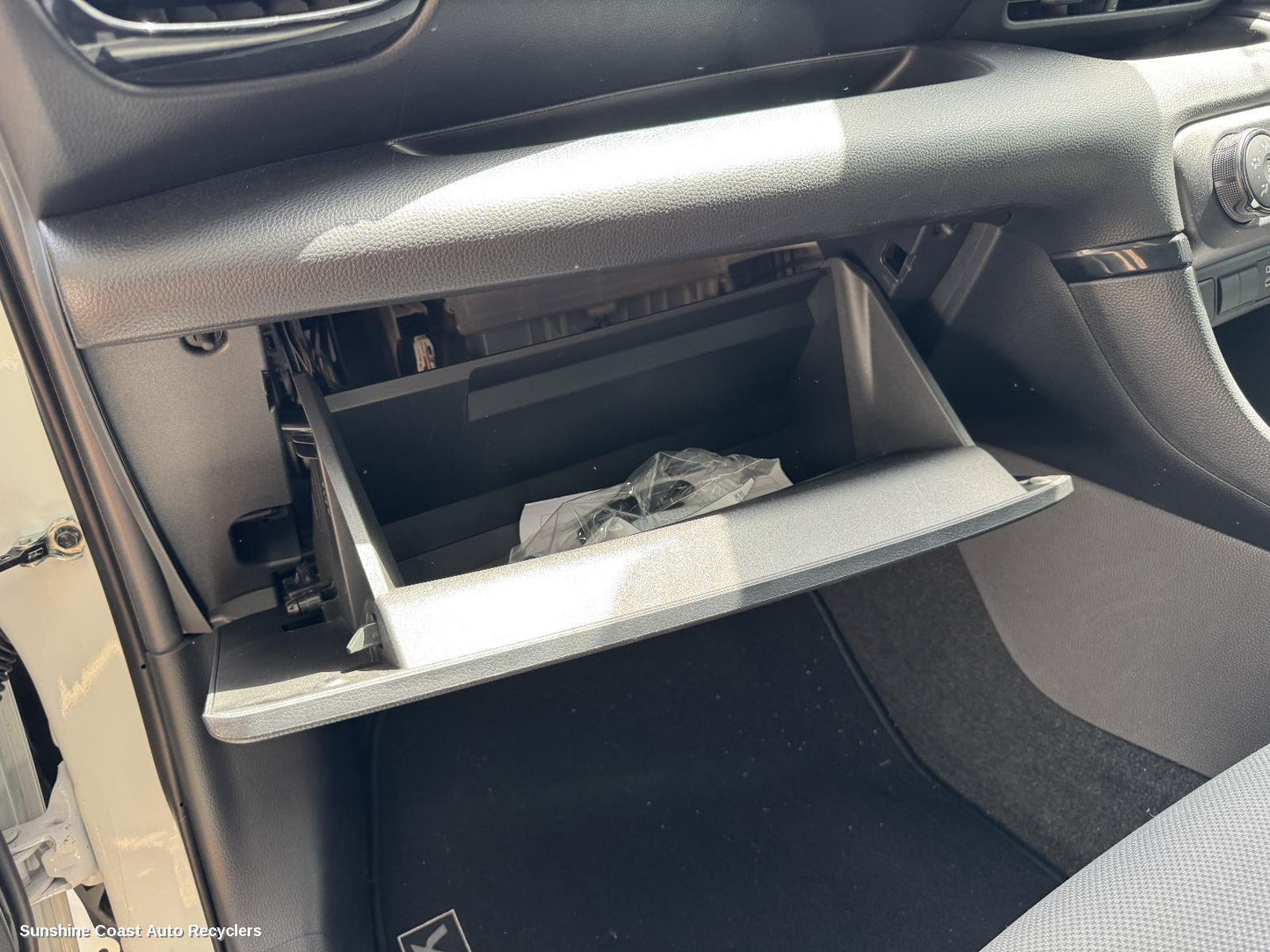 2024 Toyota Yaris Glove Box