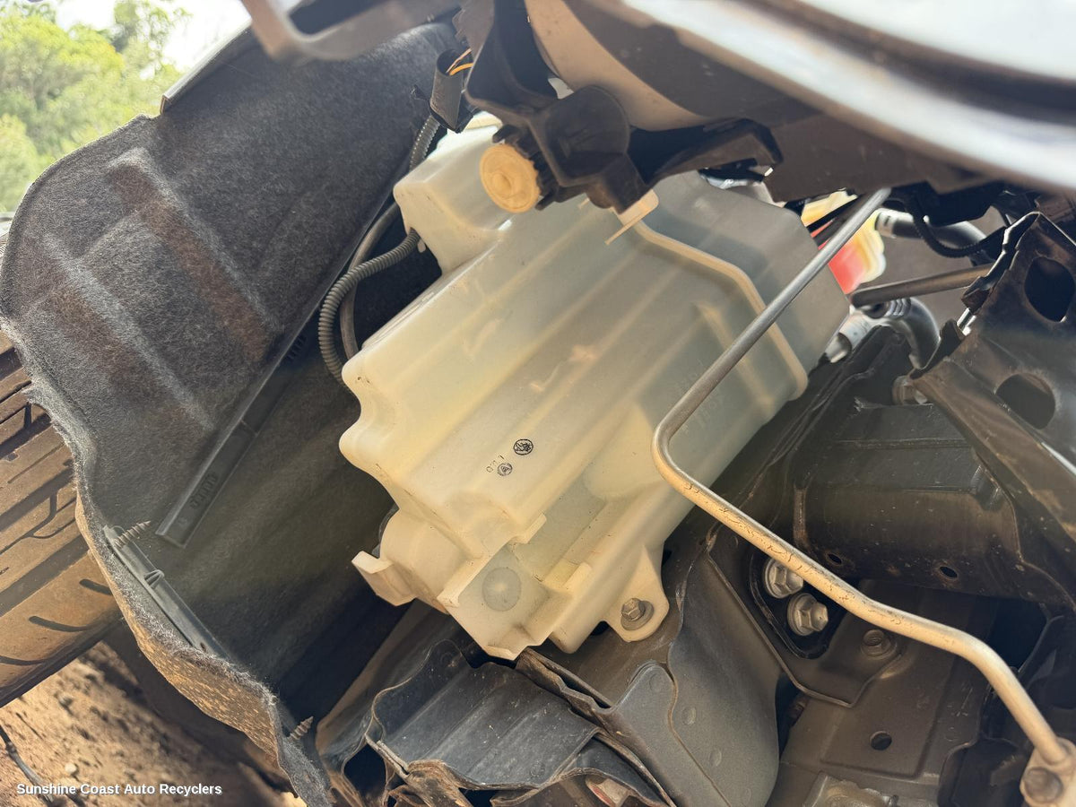 2012-2018 Toyota Rav4 Washer Bottle