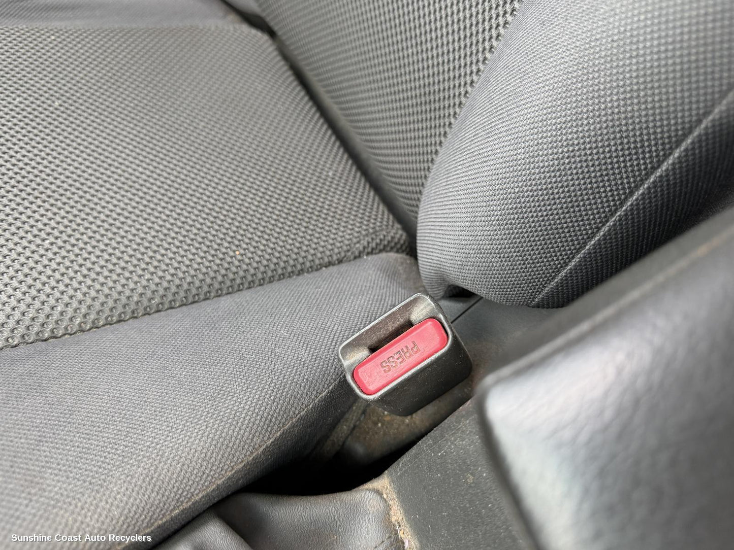 2011 Nissan Navara Seatbelt Stalk