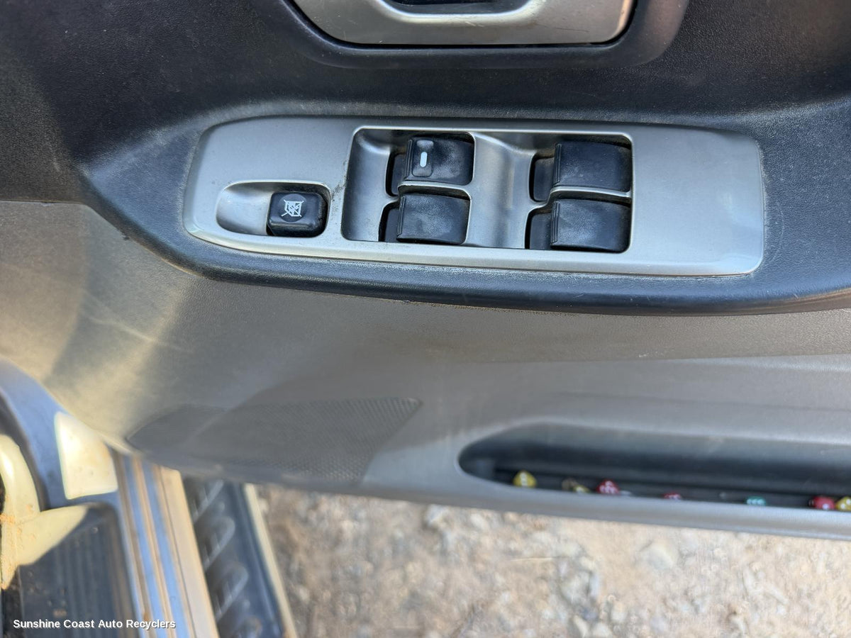 2000-2006 Mitsubishi Pajero Pwr Dr Wind Switch