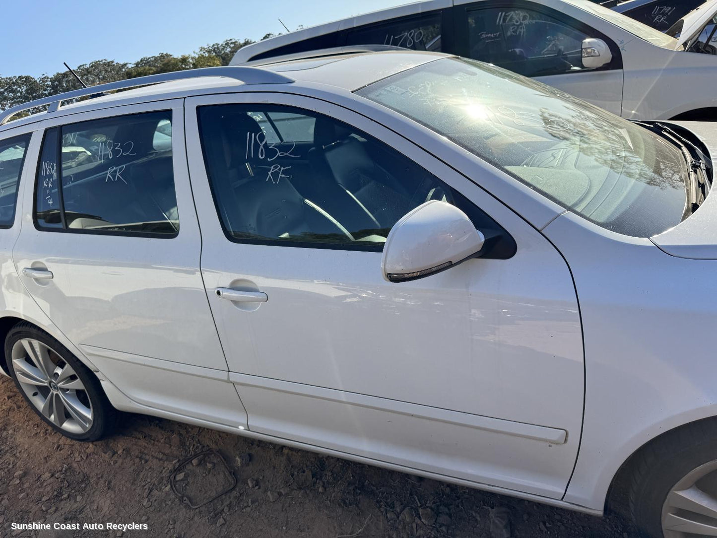 2011 Skoda Octavia Right Front Door