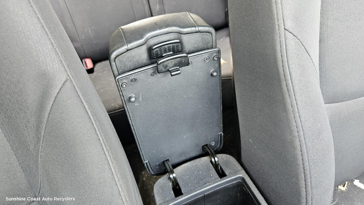 2007-2012 Hyundai I30 Console