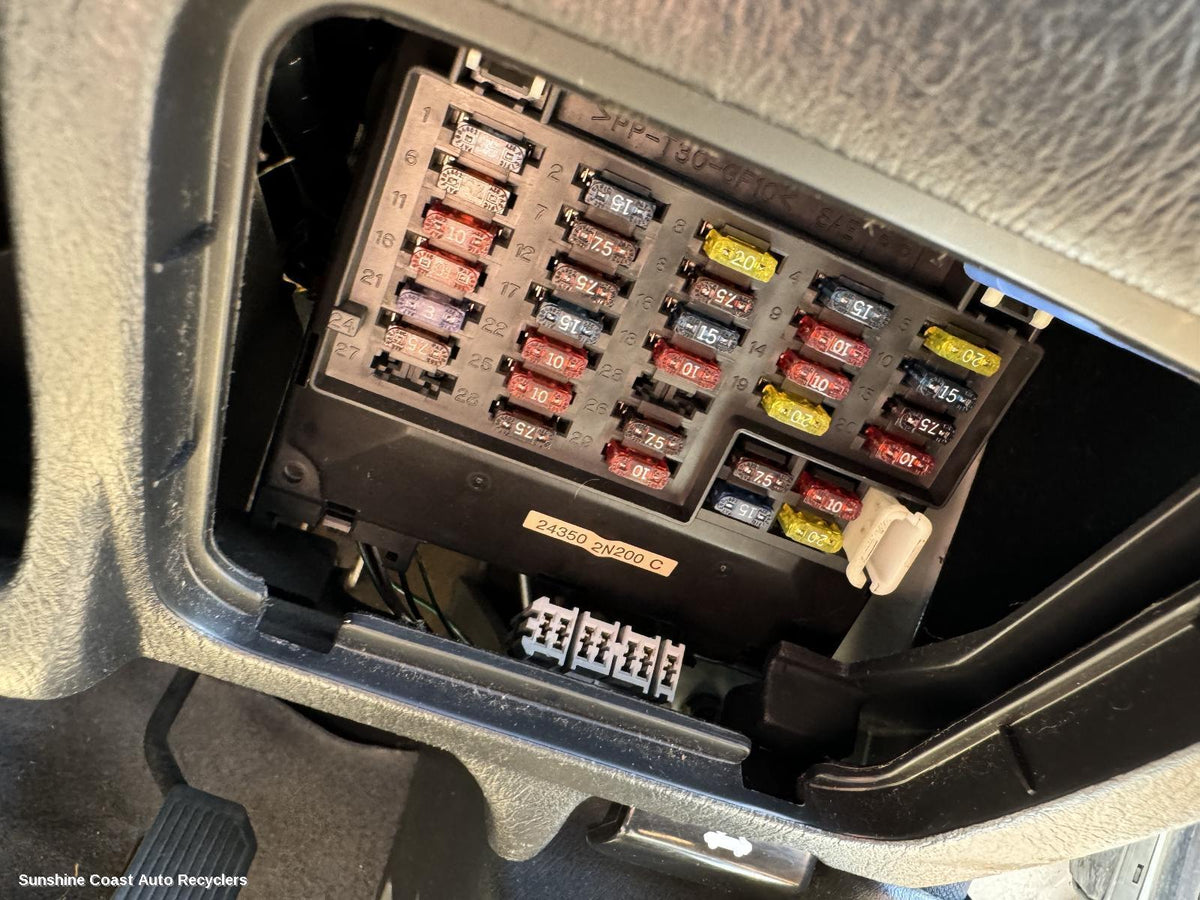 1995-2000 Nissan Pulsar Fuse Box