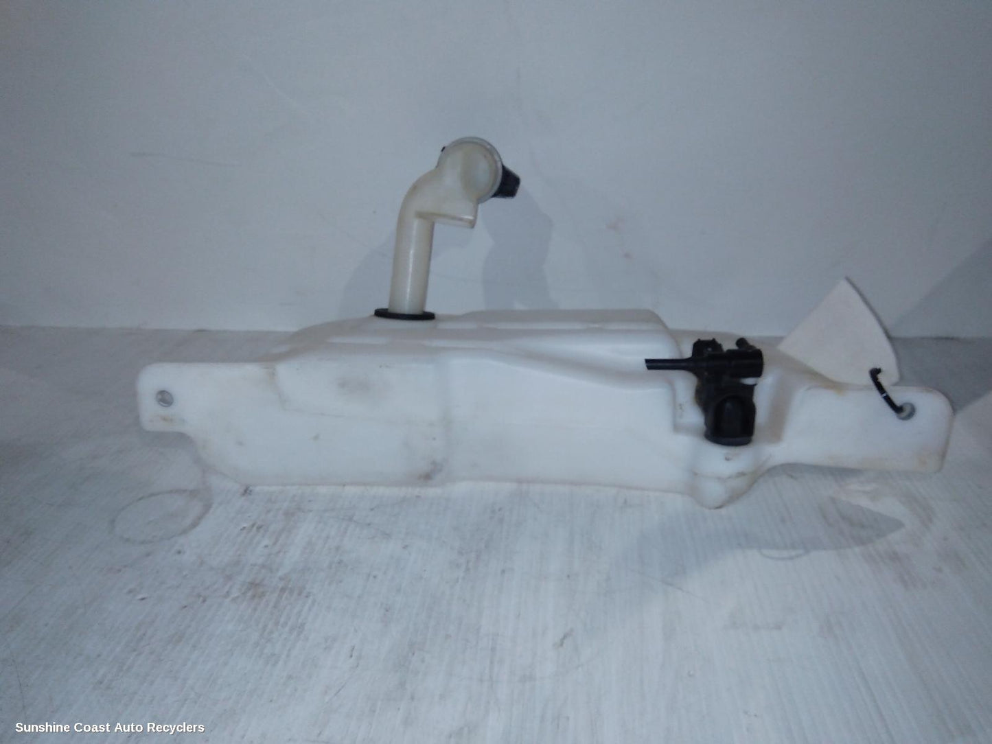 2021 Ldv D90 Washer Bottle