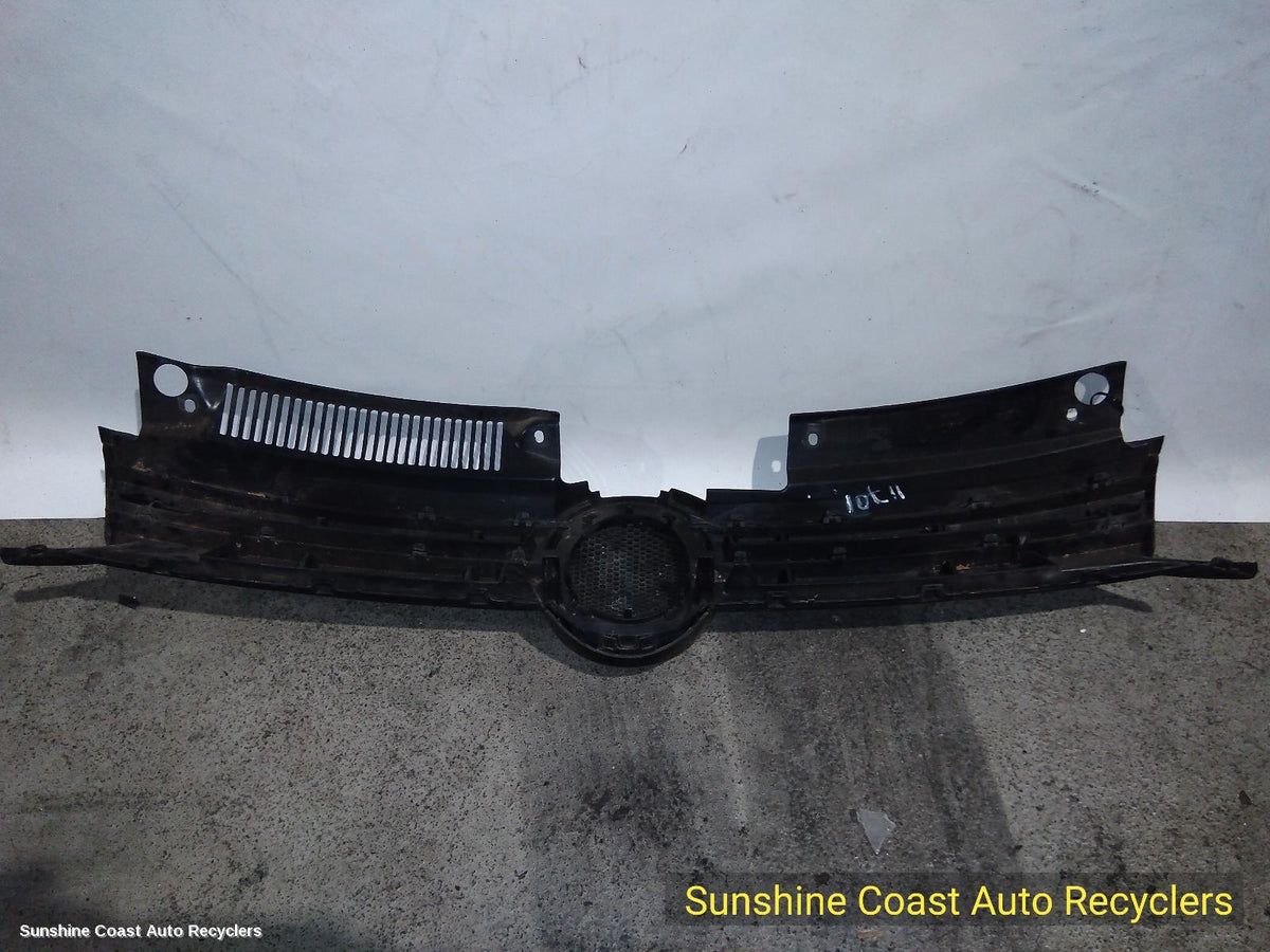 2009-2013 Volkswagen Golf Grille