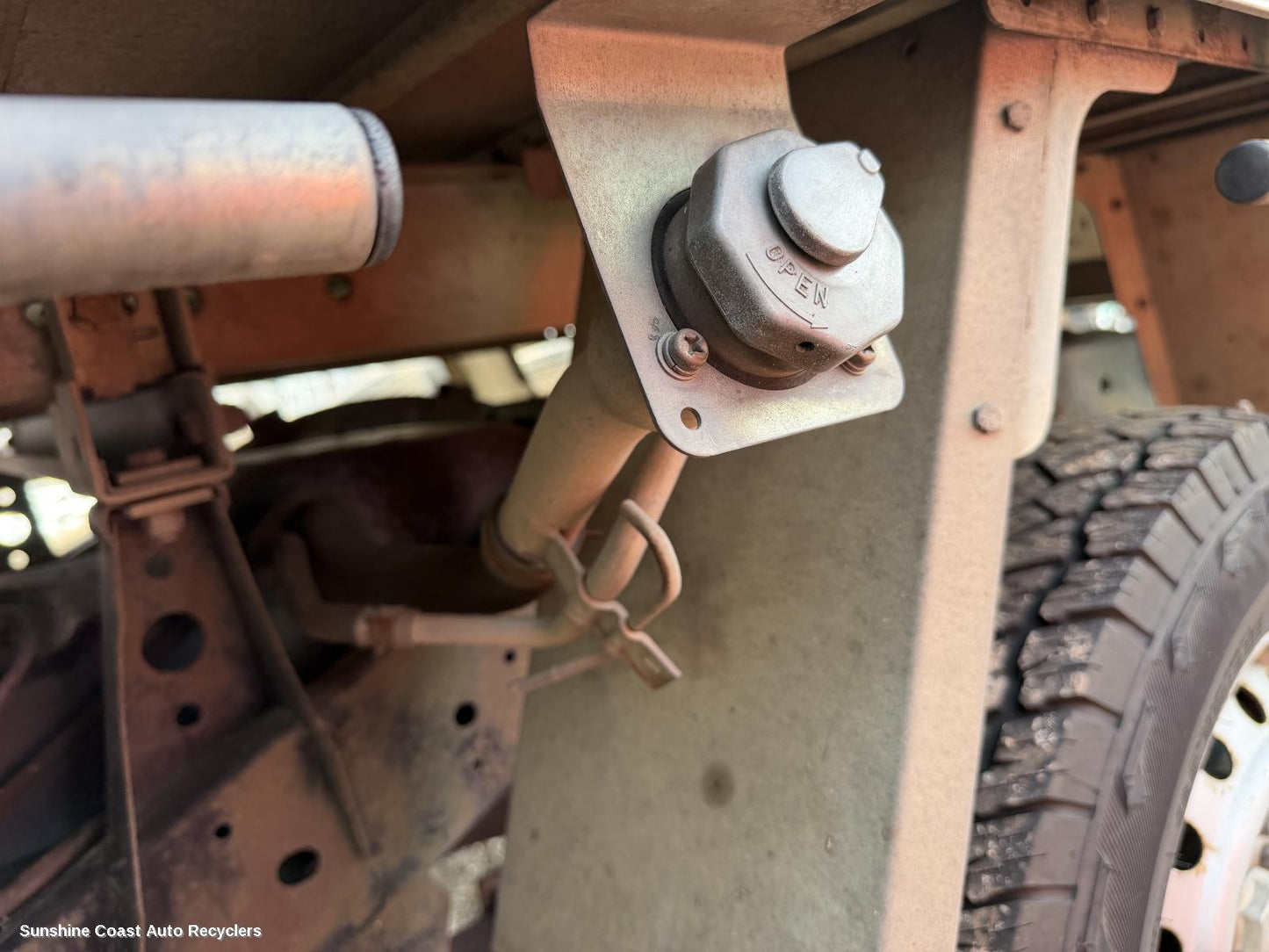2006-2009 Mitsubishi Triton Fuel Door   Filler