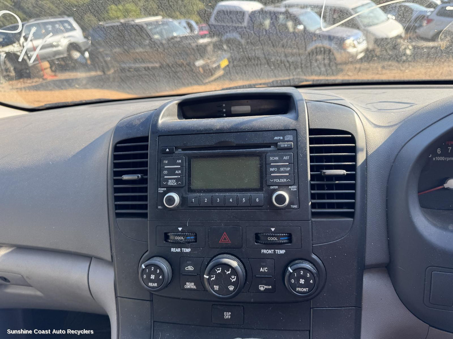 2010 Kia Carnival/grand Carnival Radio Cd Dvd Sat Tv