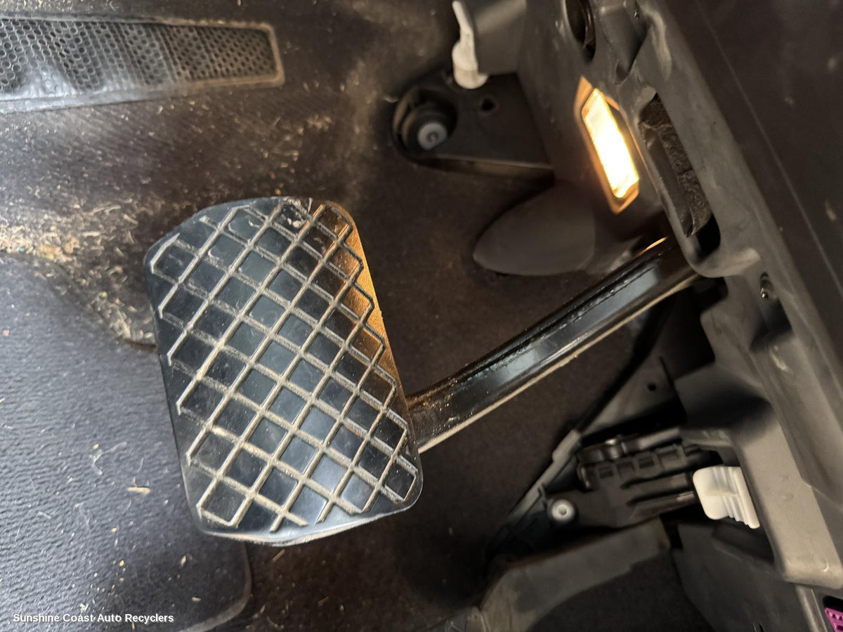2010-2018 Volkswagen Touareg Pedal Assembly