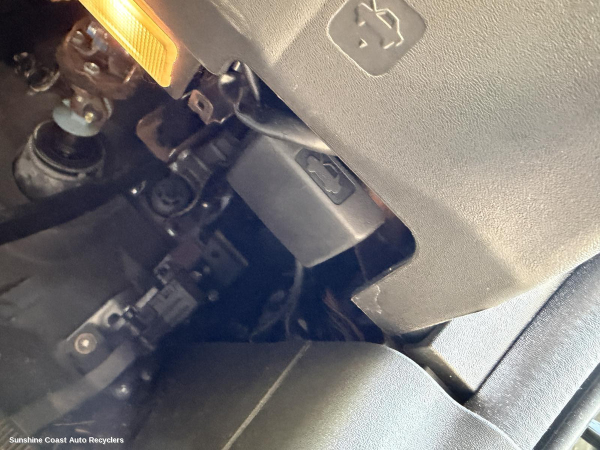 2005-2013 Nissan Pathfinder Bonnet Release