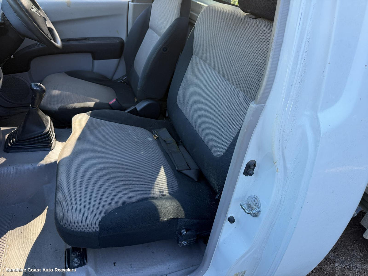 2009-2015 Mitsubishi Triton Front Seat