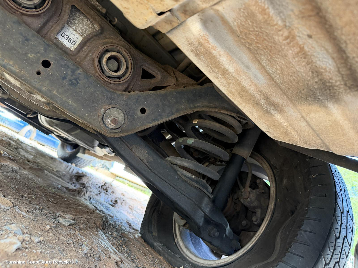2000-2002 Mitsubishi Pajero Right Rear Trailing Arm