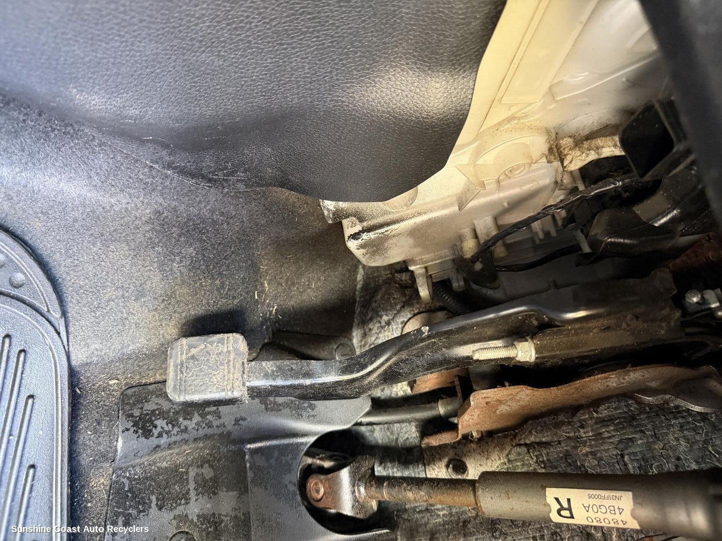 2014 Nissan Xtrail Handbrake Lever