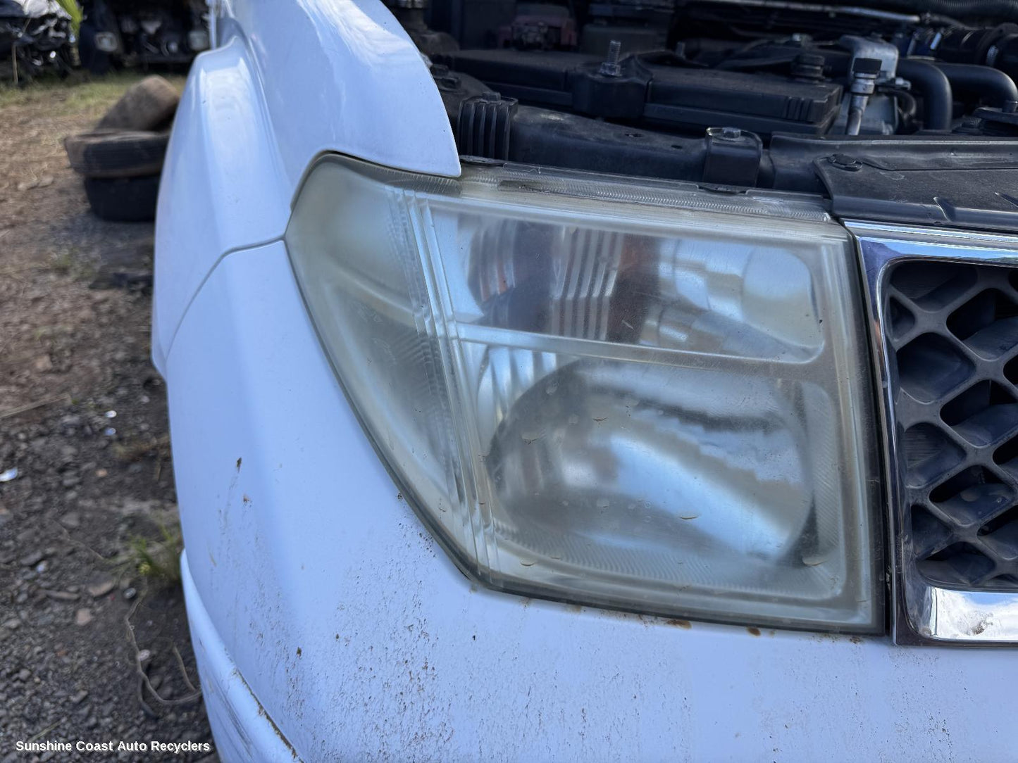 2010 Nissan Navara Right Headlamp