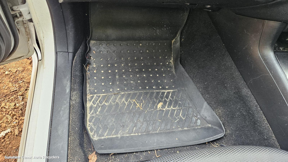 2009-2014 Subaru Liberty Floor Mats