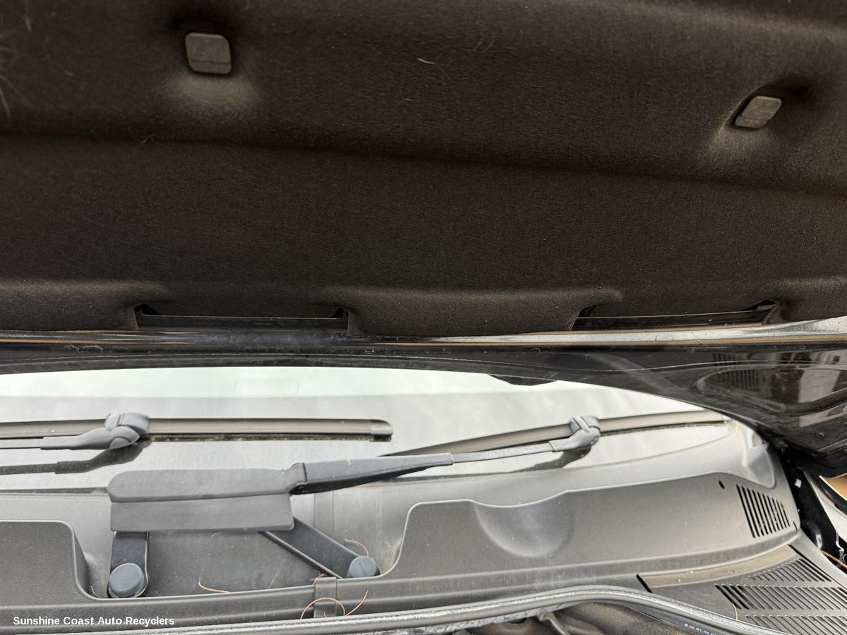 2010-2018 Volkswagen Touareg Wiper Arm
