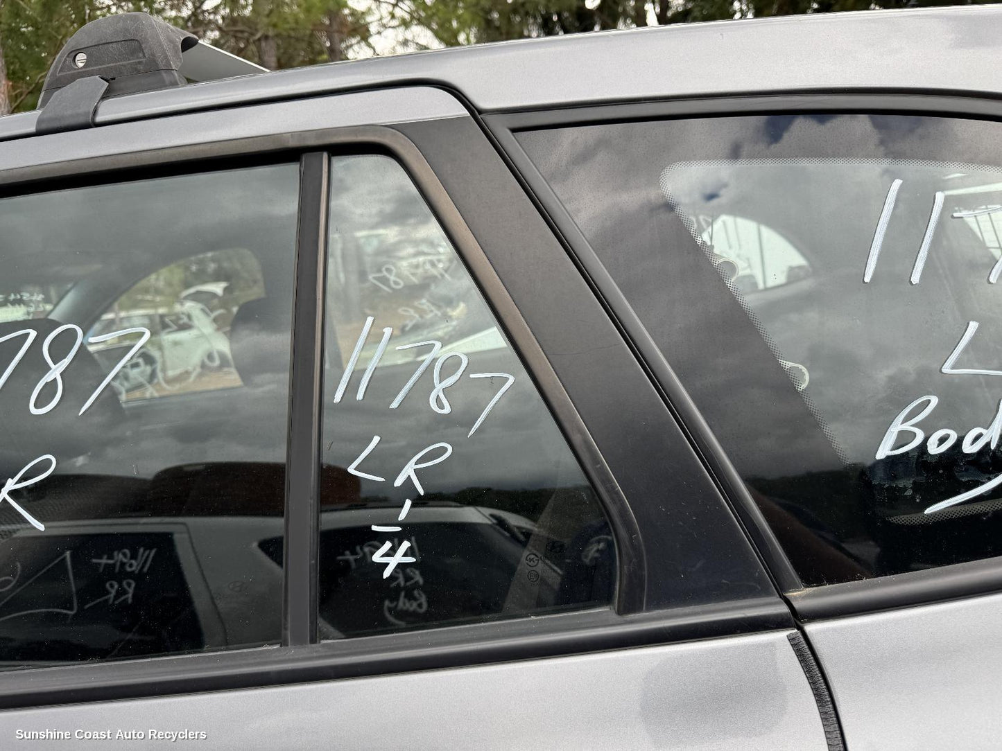2011 Hyundai Santa Fe Left Rear 1 4 Door Glass