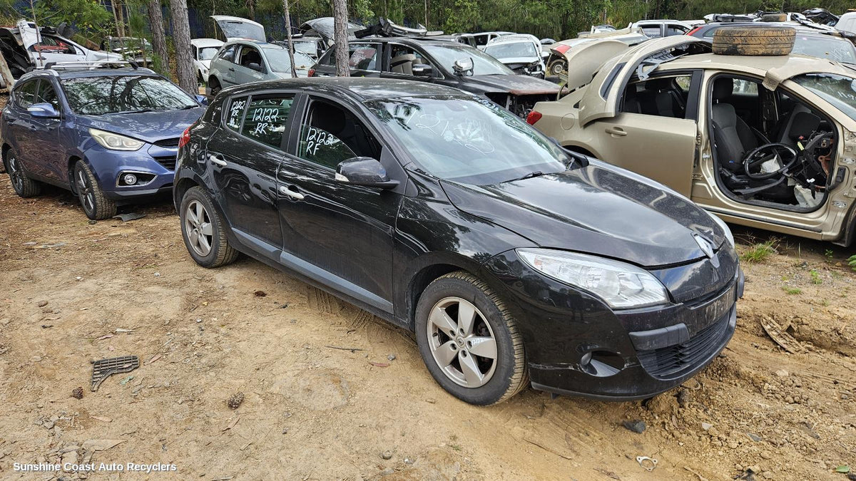2010-2016 Renault Megane Bonnet