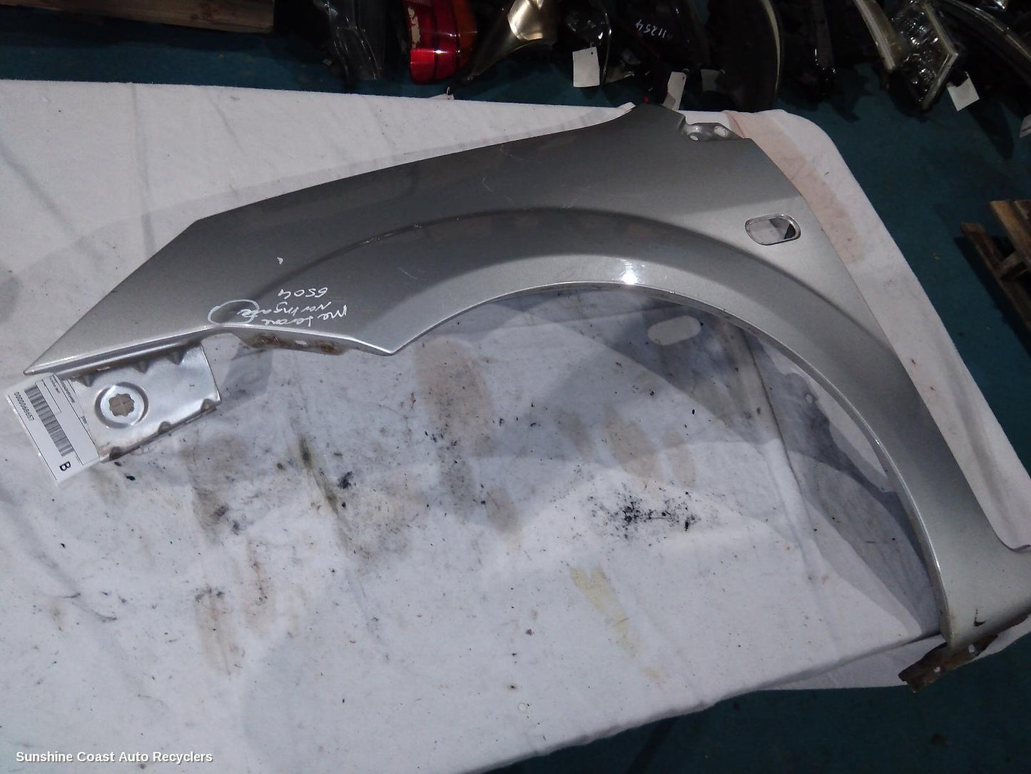 2008 Ford Fiesta Left Guard