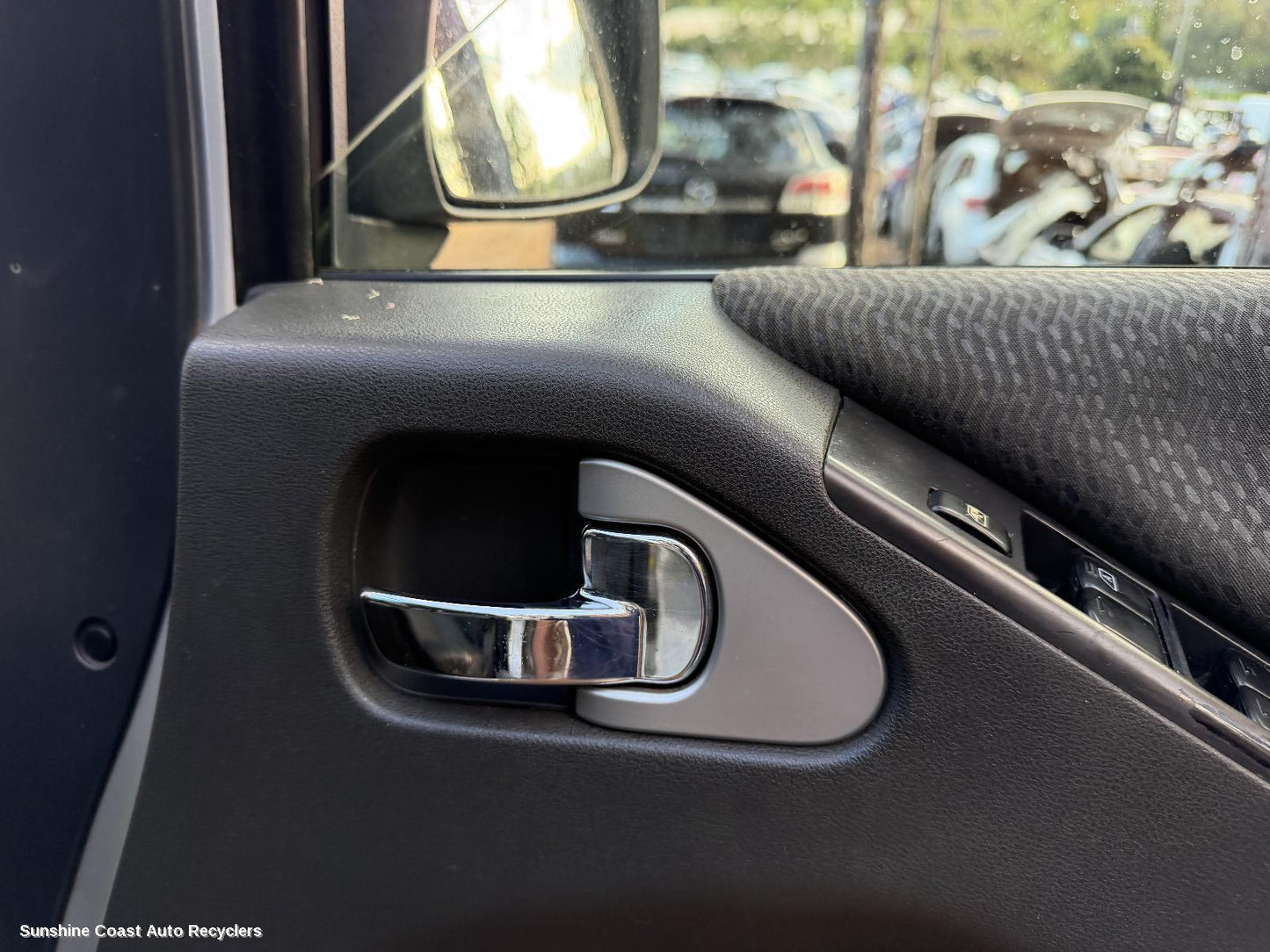 2005-2015 Nissan Navara Door Handle
