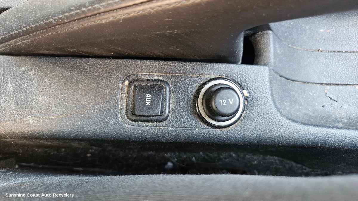2010-2015 Skoda Fabia Misc Switch Relay