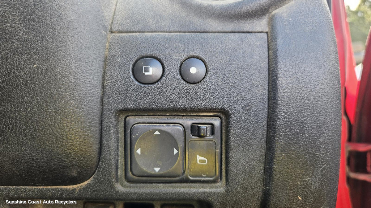2010-2016 Nissan Micra Misc Switch Relay