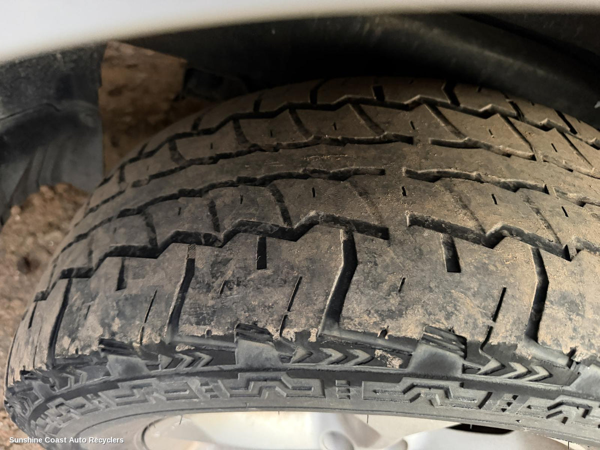 2005-2013 Nissan Pathfinder Tyre