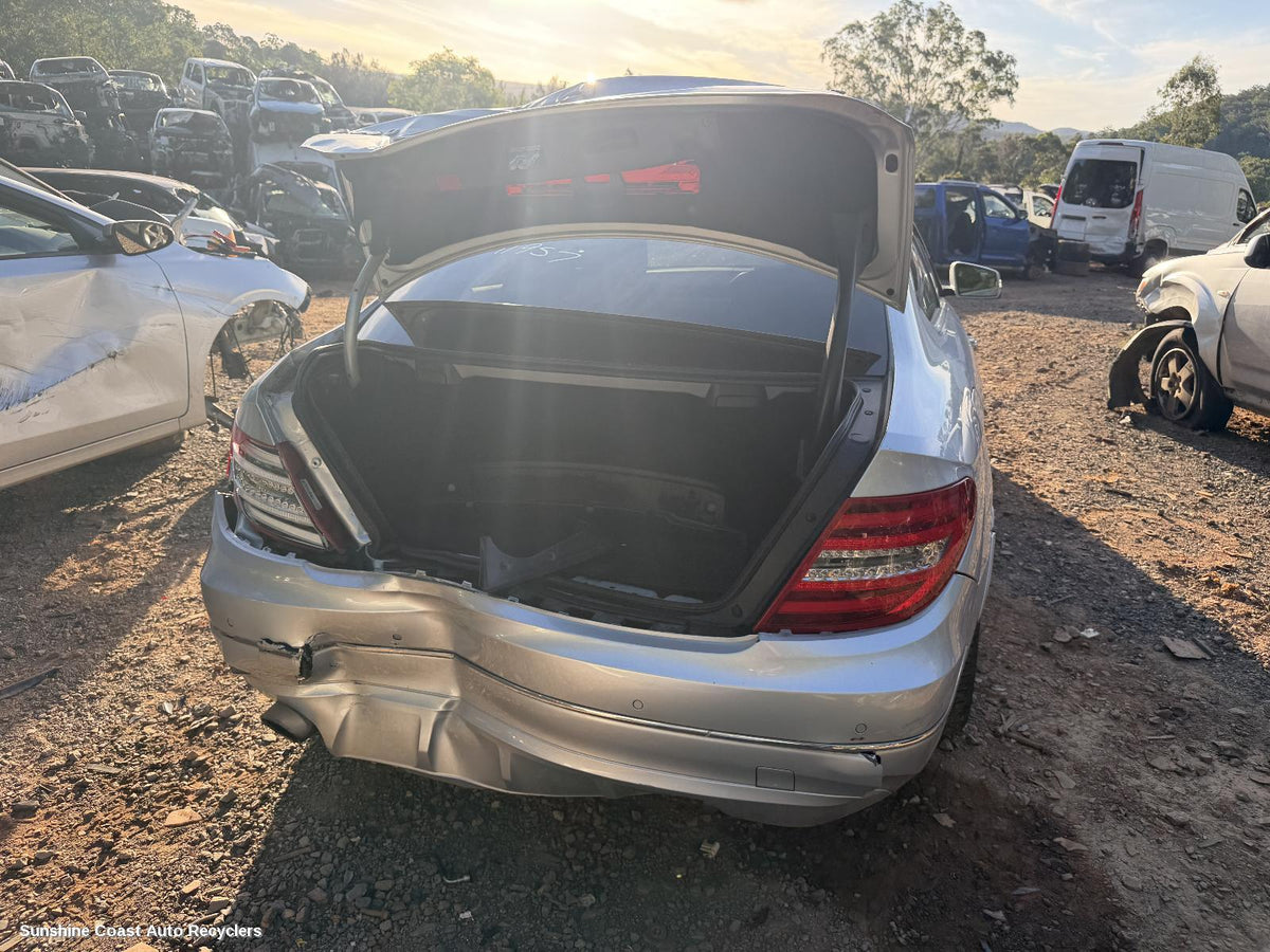 2011-2015 Mercedes C Class Rear Tailgate Glass