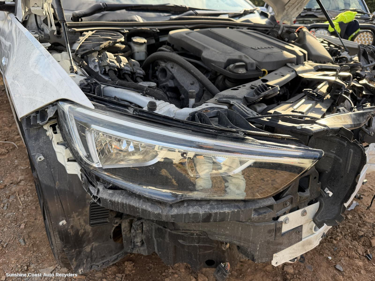2017-2020 Holden Commodore Right Headlamp