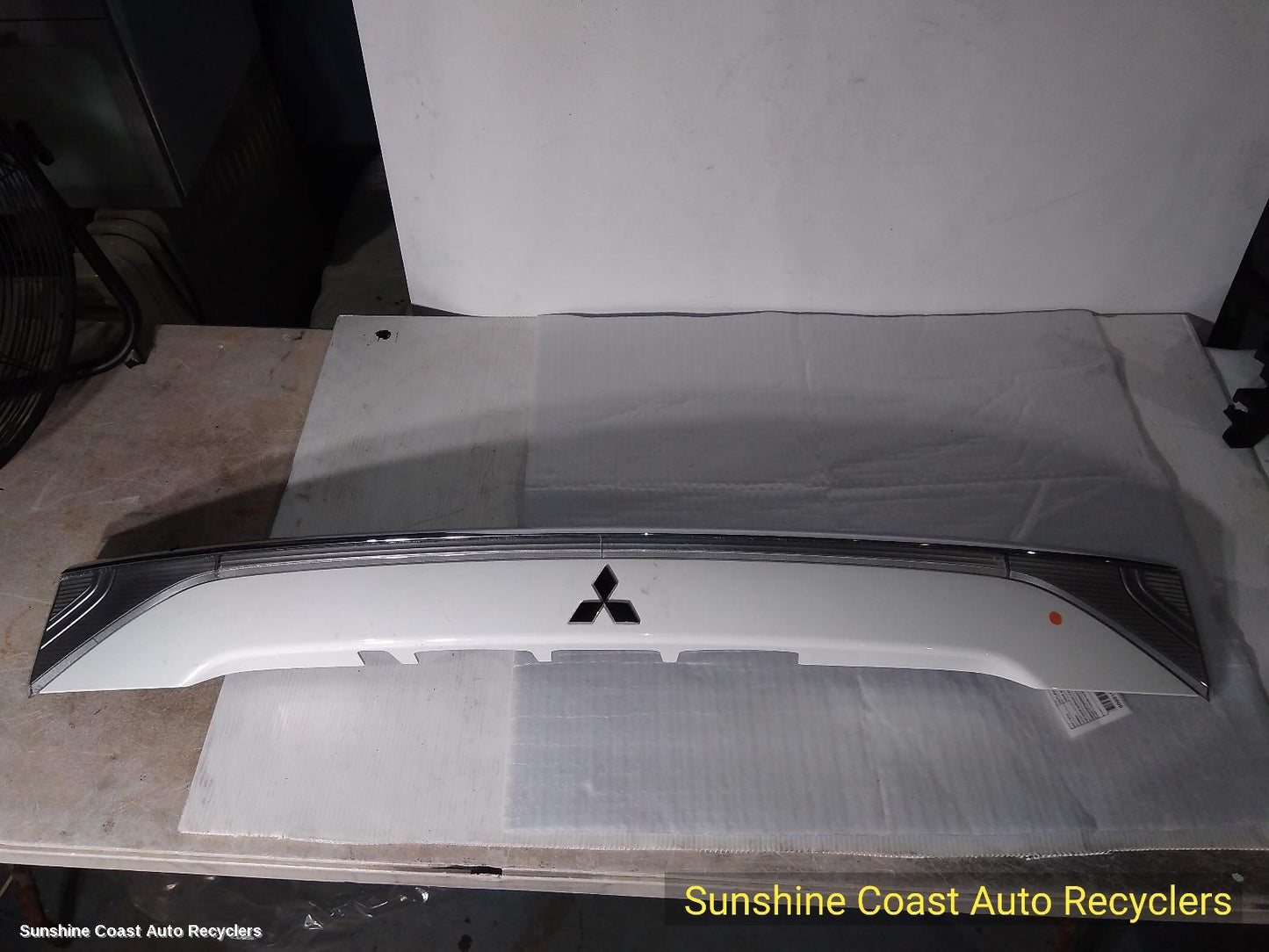 2014 Mitsubishi Outlander Rear Garnish