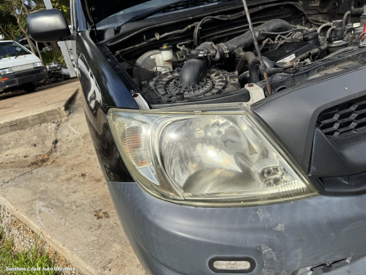 2010 Toyota Hilux Right Headlamp
