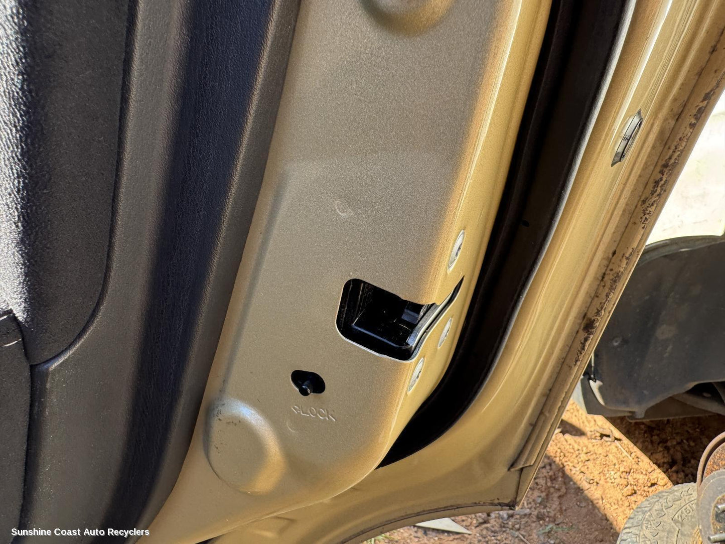 2014 Nissan Pathfinder Door Boot Gate Lock