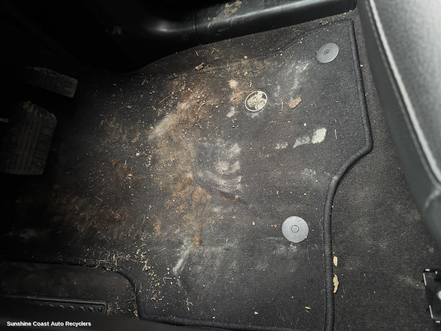 2013 Holden Captiva Floor Mats