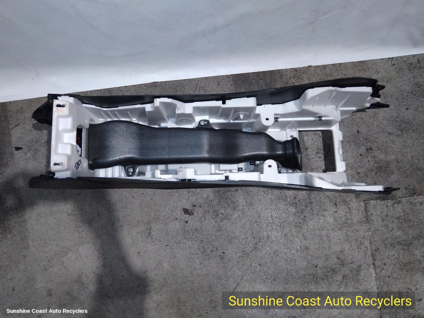 2021-2026 Mitsubishi Outlander Console